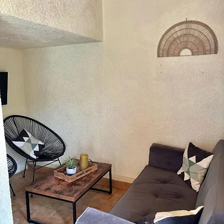 A Apartament *